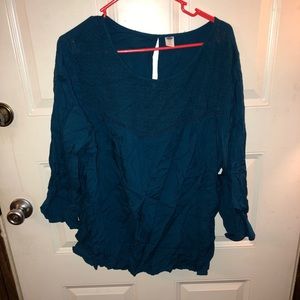 Old navy flowey shirt